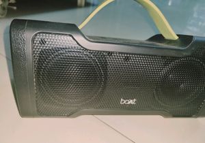 Boat Speaker. Like New. Good Condition.