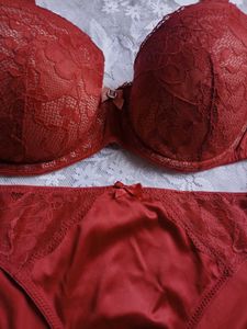 Lace Bra &amp; Panty Set