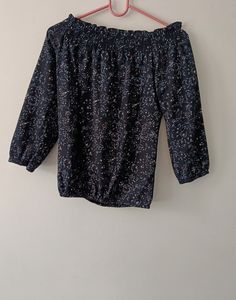 Rare Off Shoulder Top-S