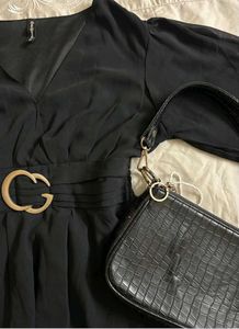 Chic Black V-Neck Peplum Top with Belt