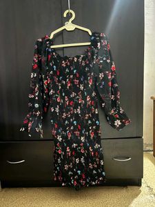 Chic Floral Print Smocked Dress