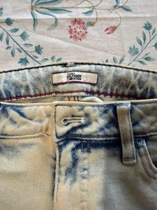 Tommy Hilfiger Distressed Light Wash Jeans