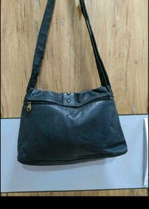 Chic black Leather Shoulder Bag