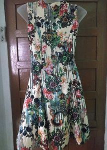 Vibrant Floral Print Sleeveless dress 👗