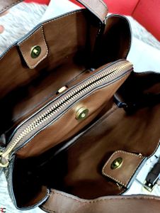 Guess slingbags