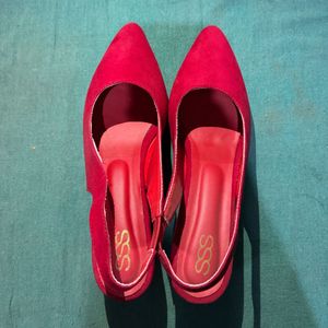 Chic Red Slingback Heels