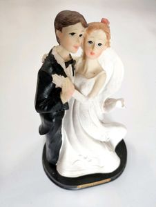 Showcase Couples Figurine for gifting event