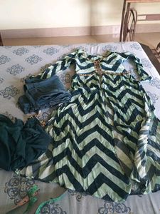 Green Chevron Print nayracut Suit Set