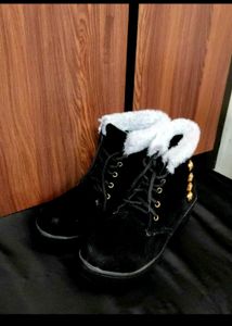 🇬🇧Chic Black Faux Fur Lined Boots
