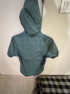 Men's Short Sleeve Hooded Shirt