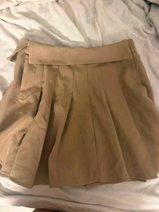 2000's y2k pleated skirt