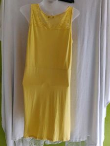 Flowy Yellow Sleeveless Dress