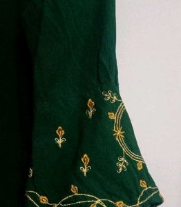 Beautiful Green 💚 embroidery kurti