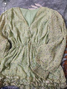Chic Green Floral Peplum top