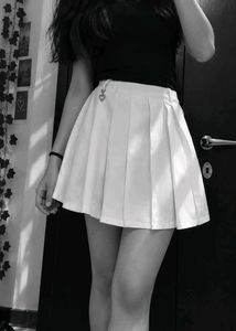 Cute White Pleated Mini Skorts