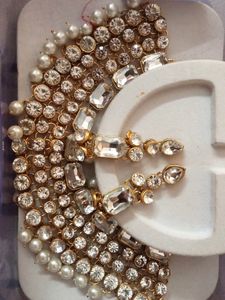 Sparkling Jewelry Set - Necklace &amp; Earrings