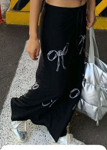 bow skirt