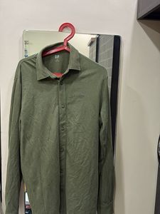 GAP Men's Olive Green Button-Up Shirt