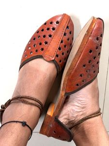 Unique Brown Leather Jutti Sandals
