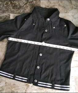 Black stylish short jacket for girls/ women