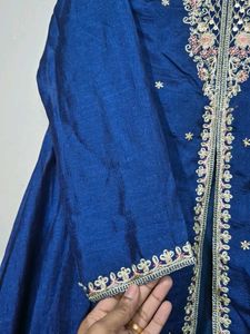 Elegant Blue Kurta Set with Intricate Embroidery