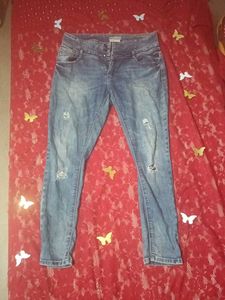 Stylish Distressed Blue Denim Jeans