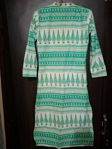 Green &amp; White Printed Kurta