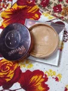 Sugar  powder foundation.