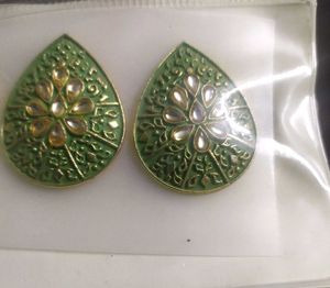 Pista Colour Kundan Earrings