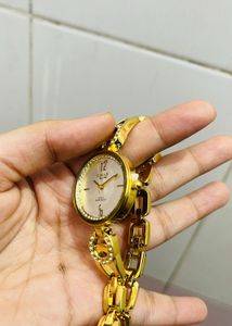 Golden Diamond Watch With Cell