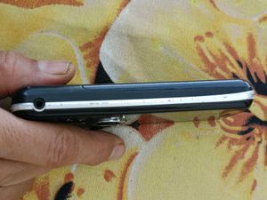 HUAWEI feature phone with charger