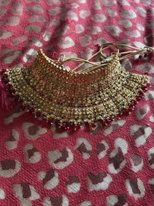 Exquisite Kundan &amp; Pearl Necklace Set