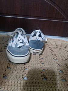 Vans Sneakers - Stylish &amp; Comfortable
