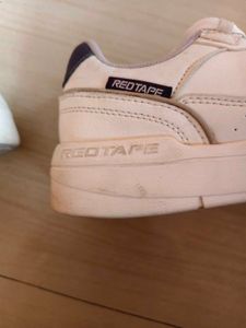RED TAPE CLASSIC SNEAKERS
