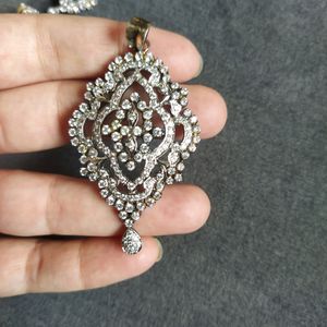 Dimond Pendant With Earings