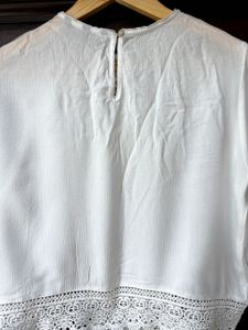 Elegant White Lace Vero Moda Crop Top
