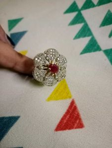 Elegant Floral Design Ring