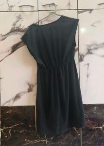 Elegant Black V-Neck Dress