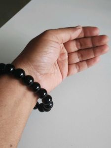 Elegant Black Beaded Bracelet