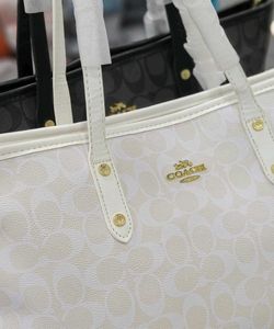 *COACH PREMIUM QUALITY TOTE BAG* WITHOUT BOX