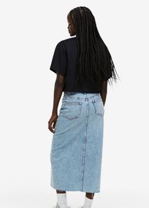 Black shoulder drop crop t-shirt
