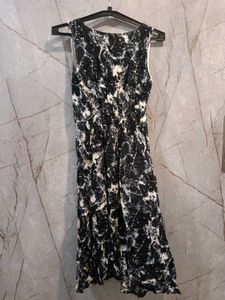 Black &amp; White Abstract Print Sleeveless Dress it s
