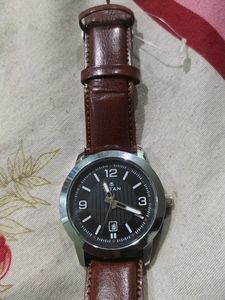 Titan Men's Black Analogue Watch
