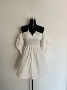 vintage Chic White Off-Shoulder Puff Sleeve Dress