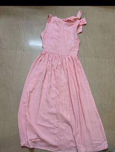 Chic Pink Midi Dress with Bow Detail
