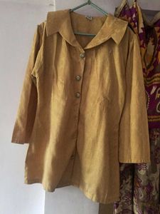 chic golden top