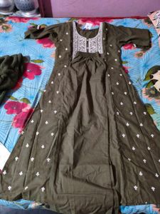 Elegant Olive Kurta Set with White Embroidery