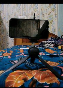 Smartphone Tripod Stand Holder