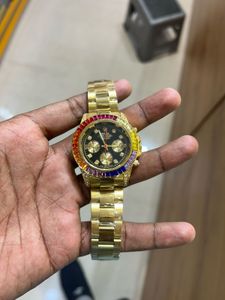 Luxury Gold Watch - Classic Design
