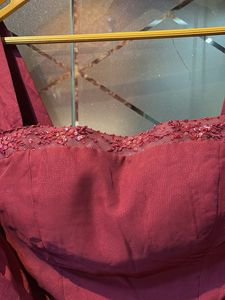 Pintresty burgundy short gown